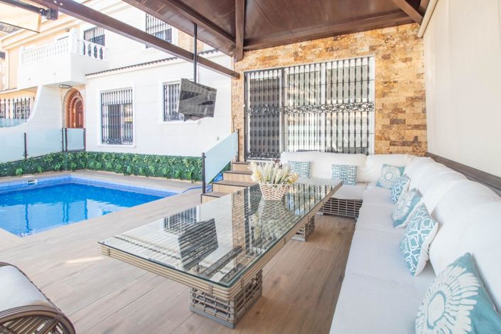 Image No.42-4 Bed Townhouse for sale