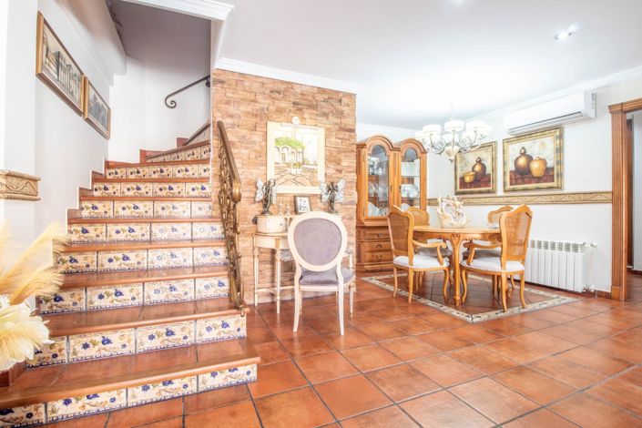 Image No.6-4 Bed Townhouse for sale