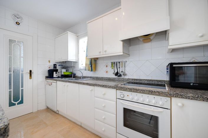 Image No.21-3 Bed Townhouse for sale