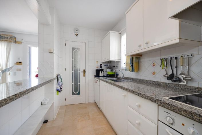 Image No.22-3 Bed Townhouse for sale