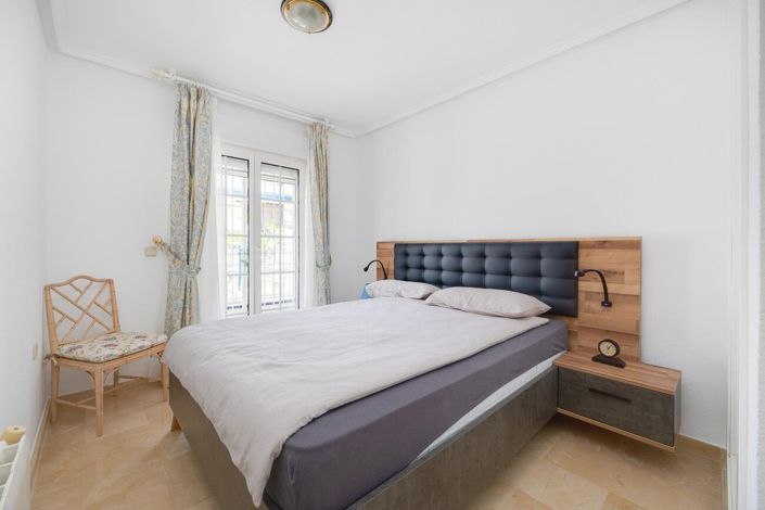 Image No.24-3 Bed Townhouse for sale