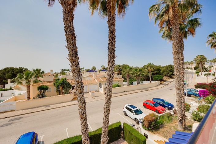 Image No.37-3 Bed Townhouse for sale