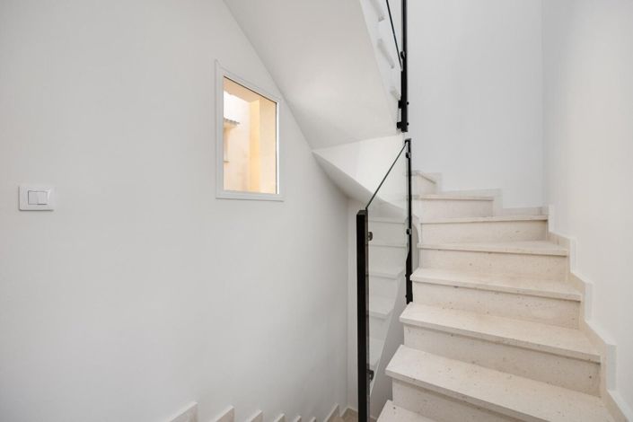 Image No.16-3 Bed Townhouse for sale