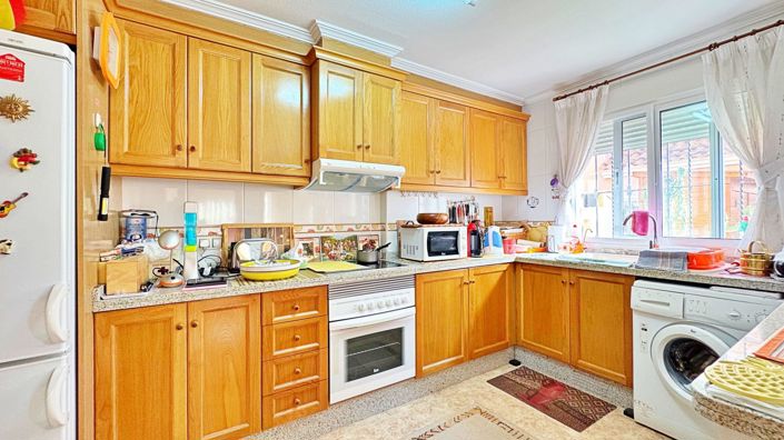 Image No.15-3 Bed Townhouse for sale