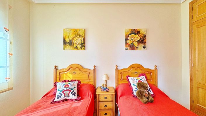 Image No.24-3 Bed Townhouse for sale