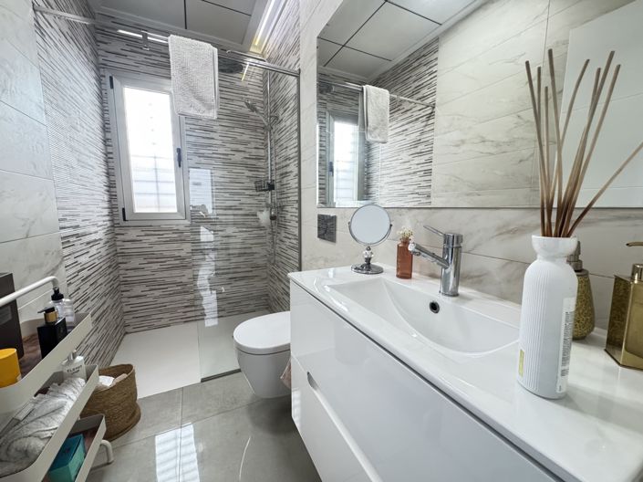 Image No.14-3 Bed Villa for sale