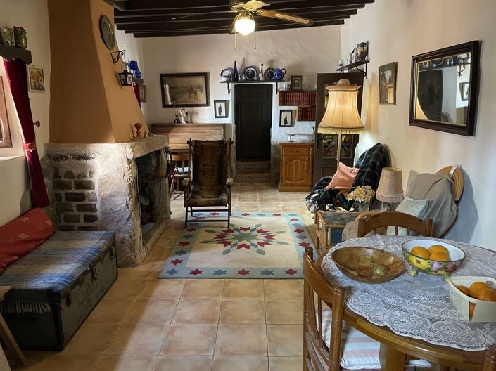 Image No.18-4 Bed Country House for sale