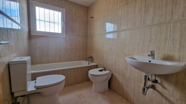 Image No.9-3 Bed Villa for sale