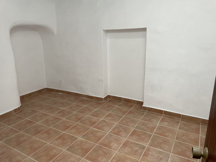 Image No.20-6 Bed Country House for sale