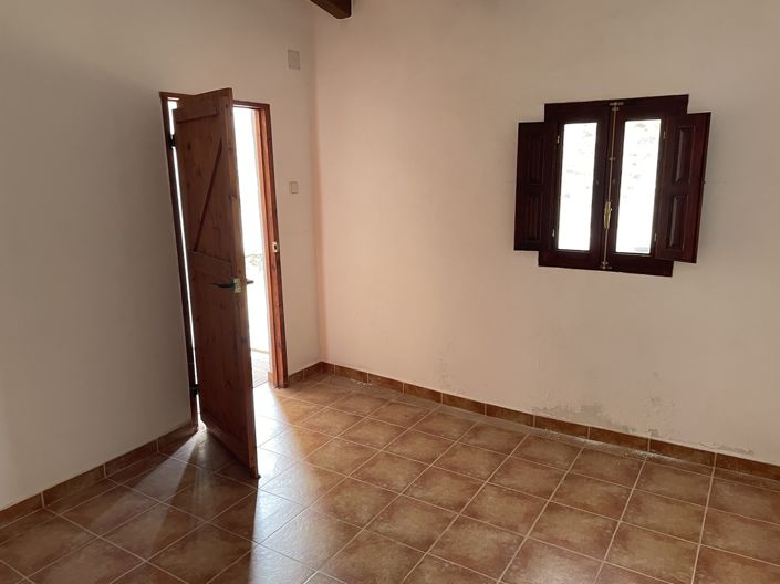 Image No.23-6 Bed Country House for sale