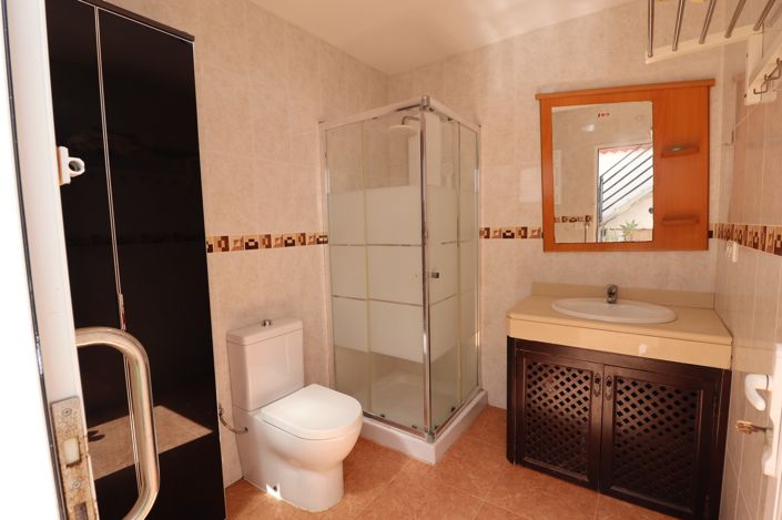 Image No.25-5 Bed Bungalow for sale