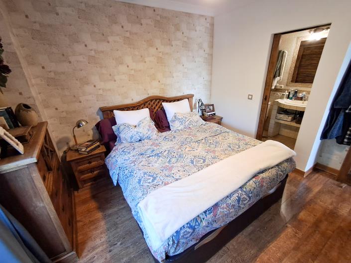 Image No.12-3 Bed Apartment for sale