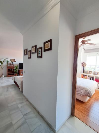 Image No.24-3 Bed Apartment for sale