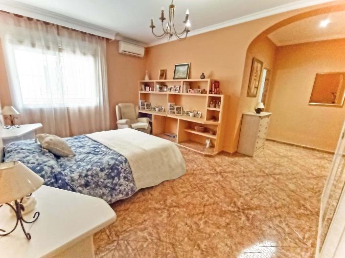 Image No.13-3 Bed Villa for sale