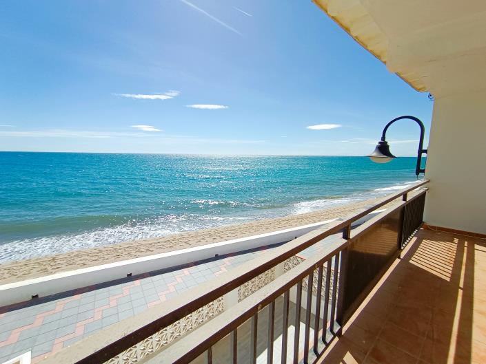 Image No.2-3 Bed Semi-Detached for sale