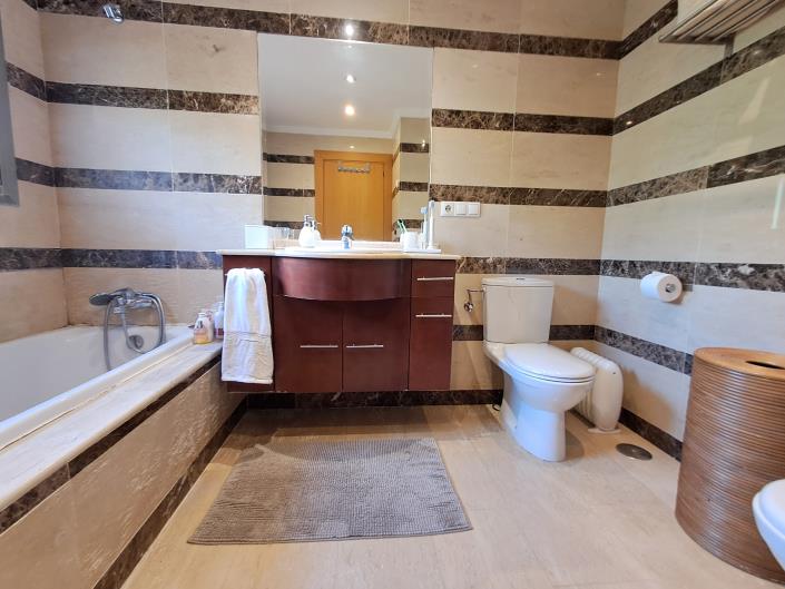 Image No.31-3 Bed Townhouse for sale