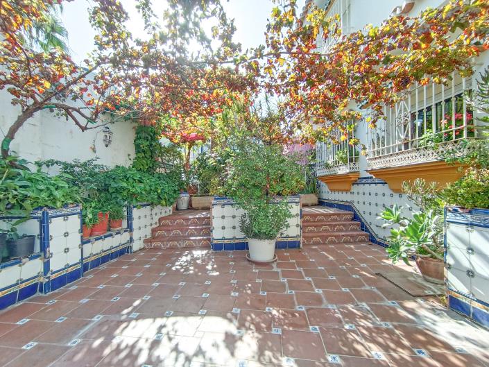 Image No.2-6 Bed Villa / Detached for sale