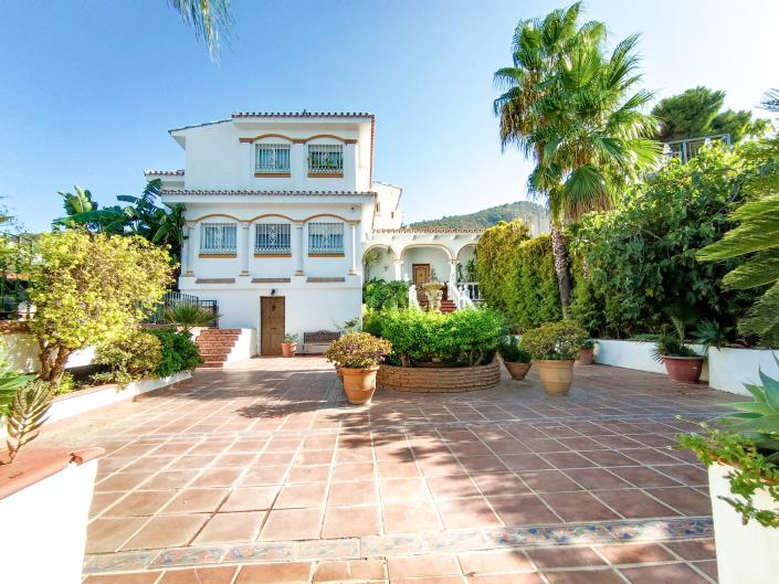 Image No.28-6 Bed Villa / Detached for sale