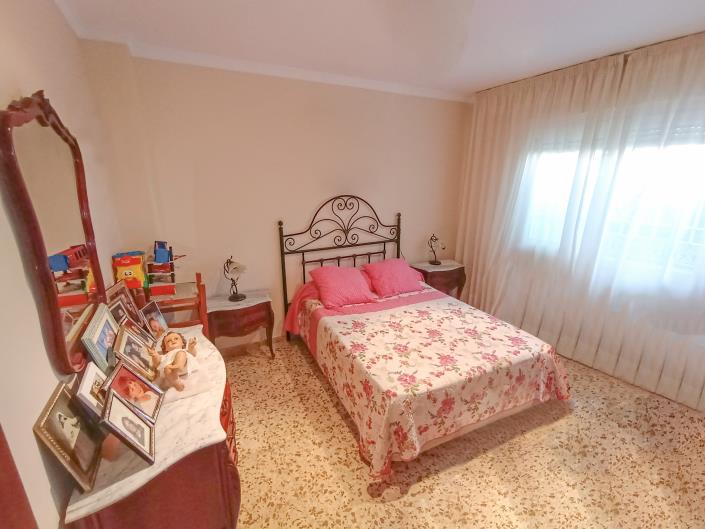 Image No.17-6 Bed Villa / Detached for sale