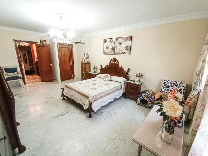 Image No.11-6 Bed Villa / Detached for sale