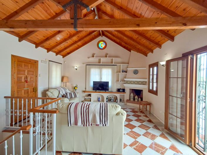 Image No.10-2 Bed House for sale