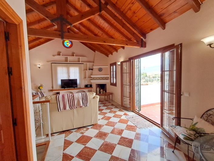 Image No.13-2 Bed House for sale