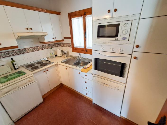 Image No.15-2 Bed House for sale