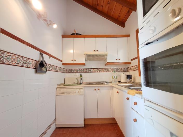 Image No.16-2 Bed House for sale