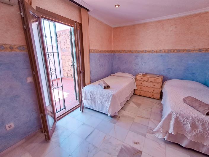 Image No.19-2 Bed House for sale