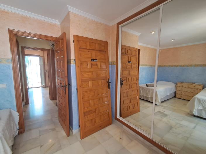 Image No.21-2 Bed House for sale