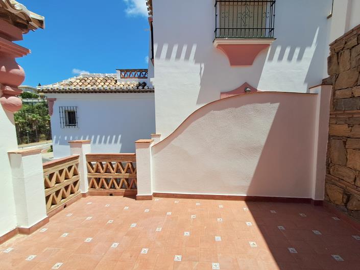 Image No.22-2 Bed House for sale