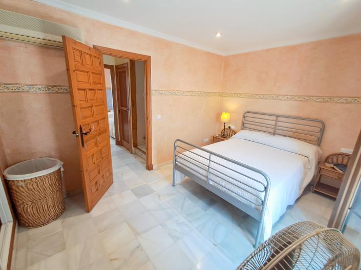 Image No.26-2 Bed House for sale