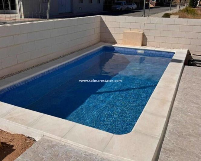 Image No.10-3 Bed House for sale