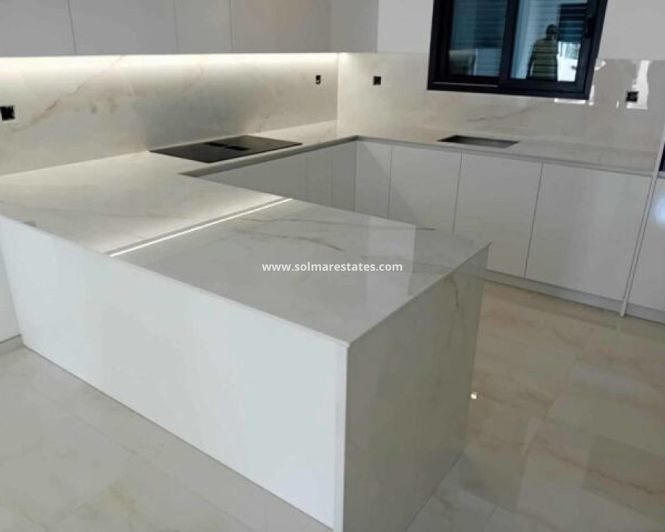 Image No.6-3 Bed House for sale