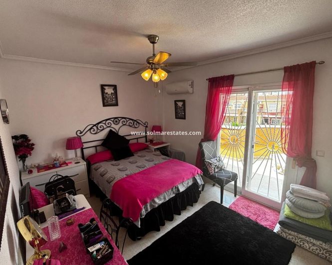 Image No.9-3 Bed Townhouse for sale