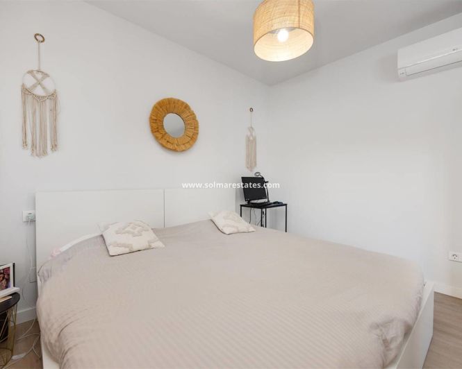 Image No.25-2 Bed Apartment for sale