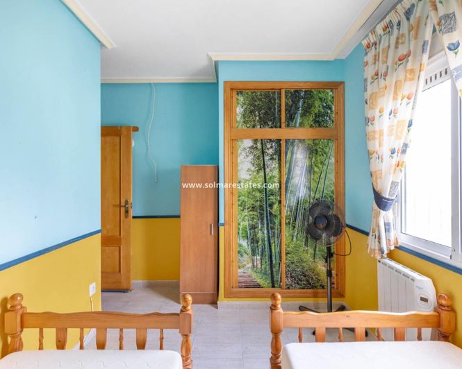 Image No.17-3 Bed Apartment for sale