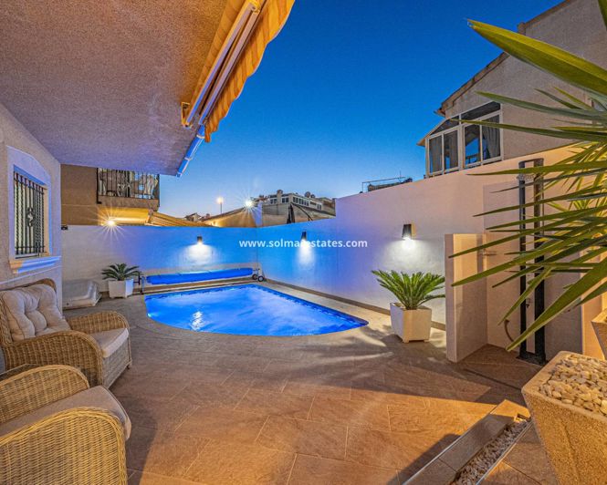 Image No.10-4 Bed Villa for sale