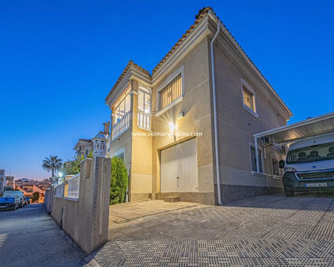 Image No.4-4 Bed Villa for sale