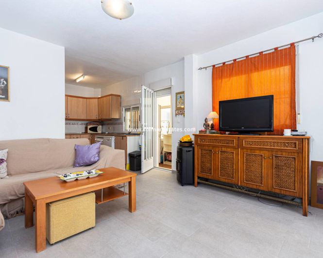 Image No.12-3 Bed Townhouse for sale