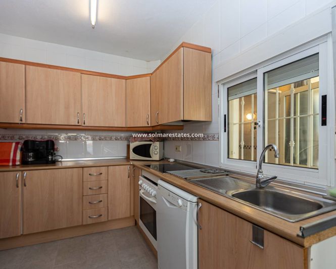 Image No.13-3 Bed Townhouse for sale