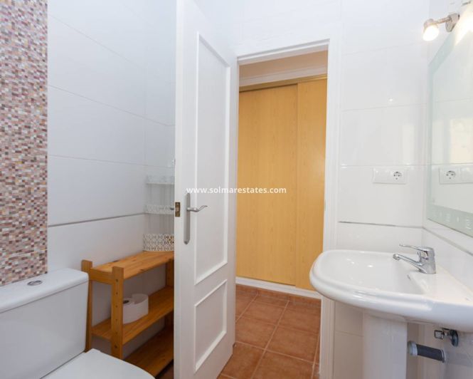 Image No.19-3 Bed Townhouse for sale