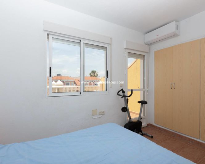 Image No.25-3 Bed Townhouse for sale