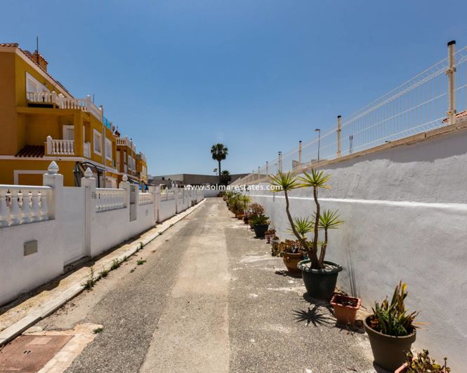 Image No.32-3 Bed Townhouse for sale