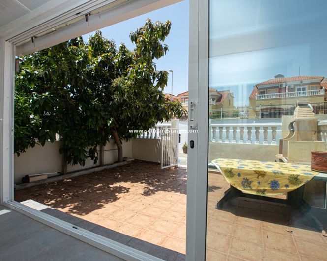 Image No.8-3 Bed Townhouse for sale