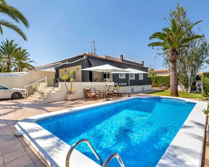 Image No.2-4 Bed Villa for sale