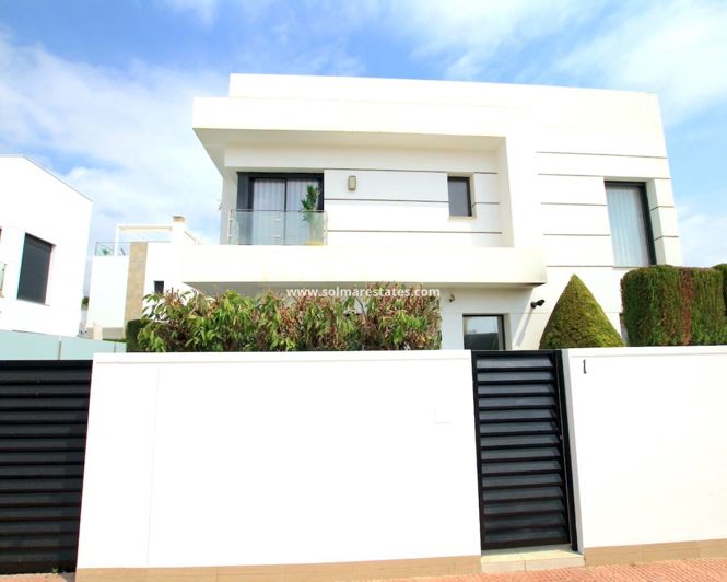 Image No.17-4 Bed Villa for sale