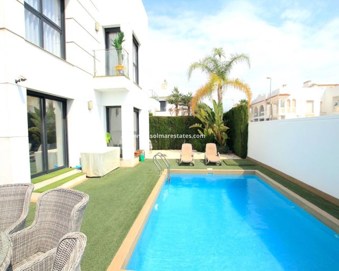 Image No.7-4 Bed Villa for sale