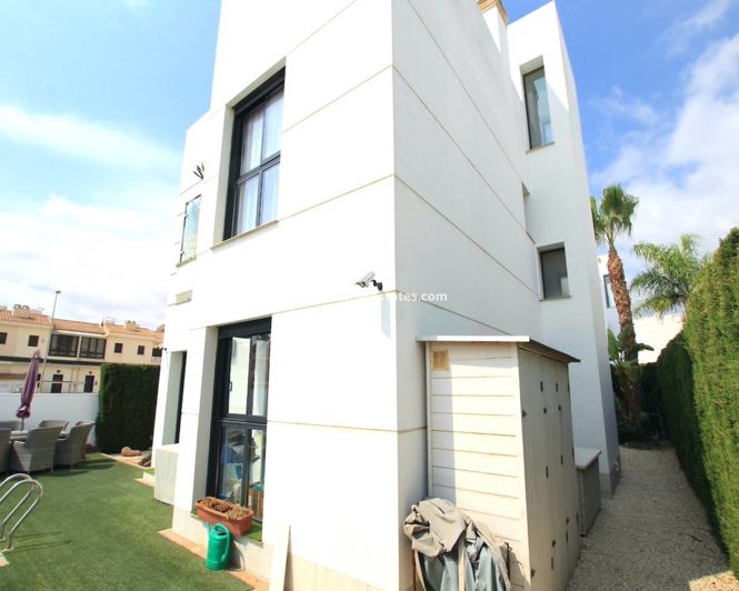 Image No.8-4 Bed Villa for sale