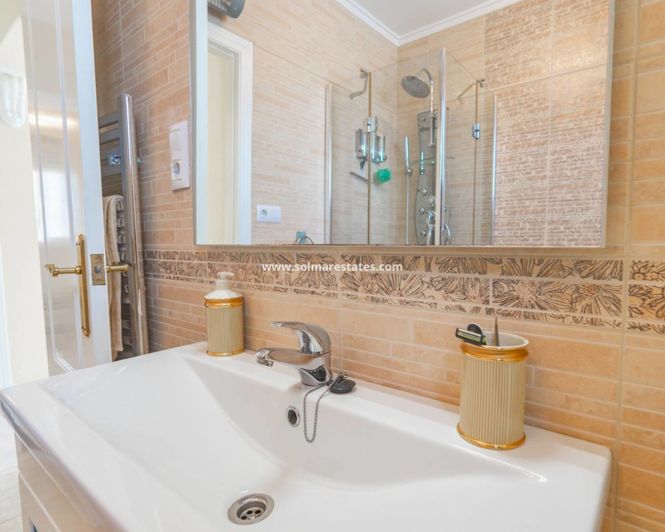 Image No.28-5 Bed Villa for sale